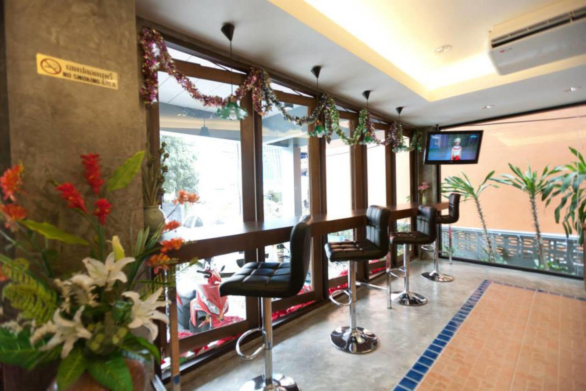 Oyo 233 Sunshine House Hotel Chiang Mai Eksteriør billede