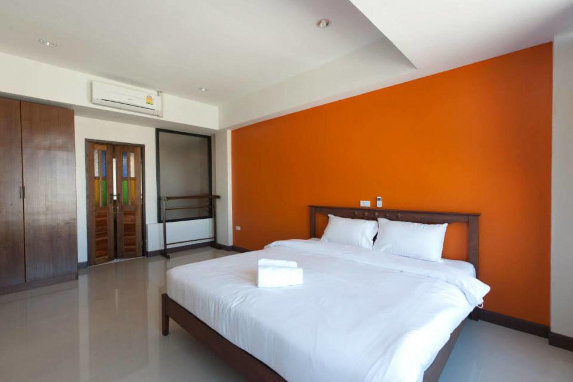 Oyo 233 Sunshine House Hotel Chiang Mai Eksteriør billede