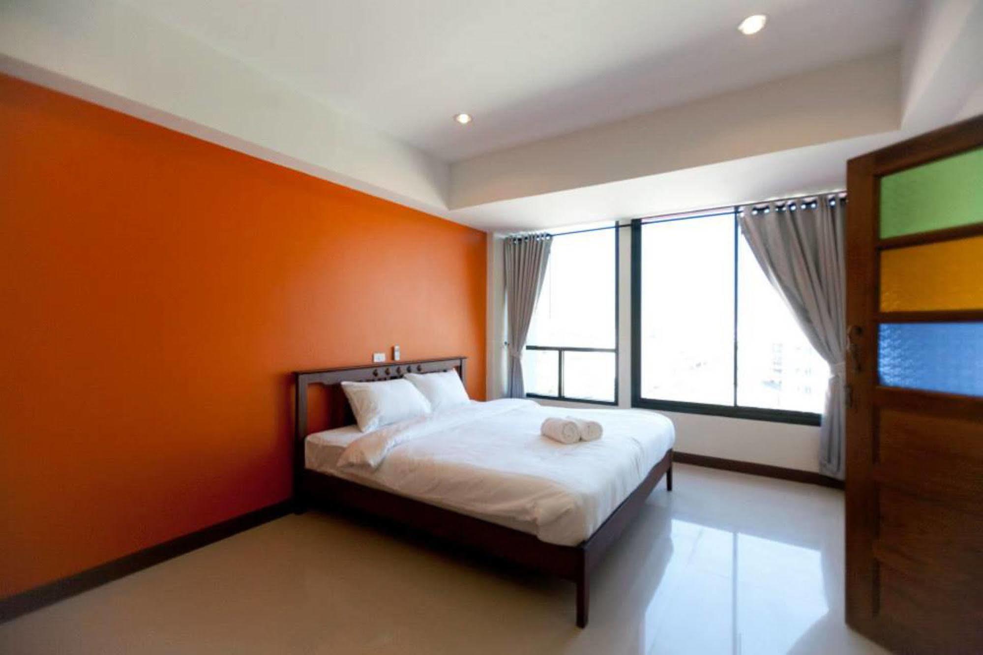 Oyo 233 Sunshine House Hotel Chiang Mai Eksteriør billede