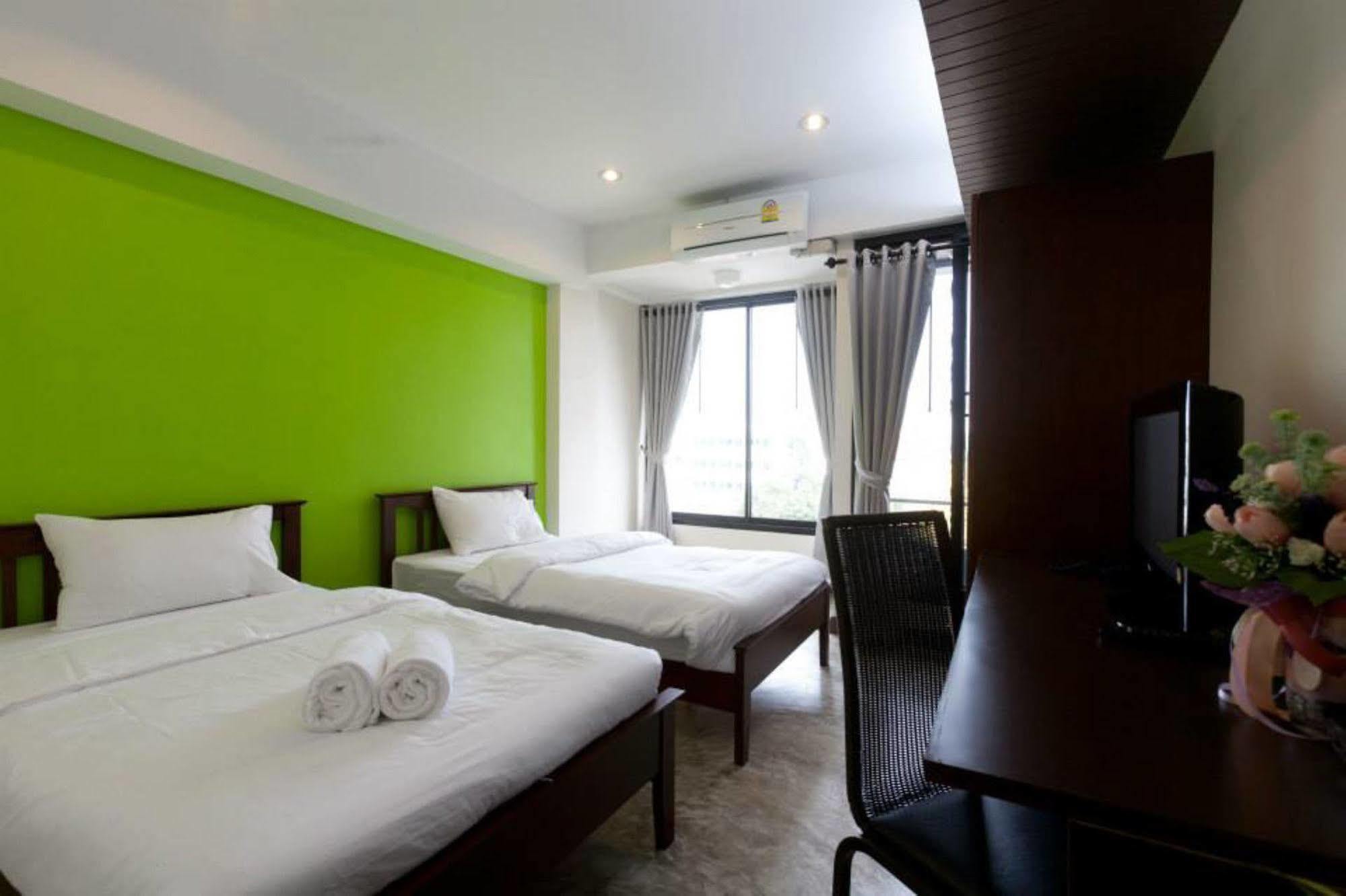 Oyo 233 Sunshine House Hotel Chiang Mai Eksteriør billede