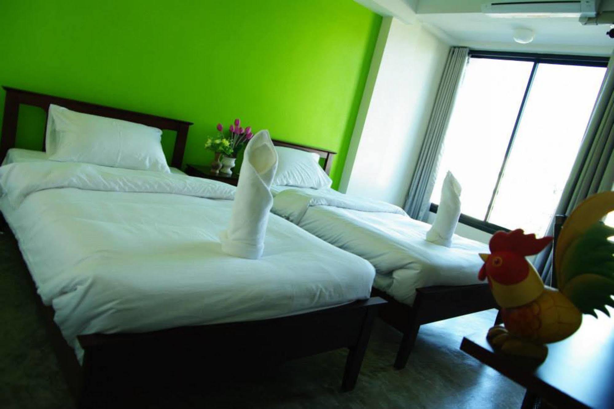 Oyo 233 Sunshine House Hotel Chiang Mai Eksteriør billede